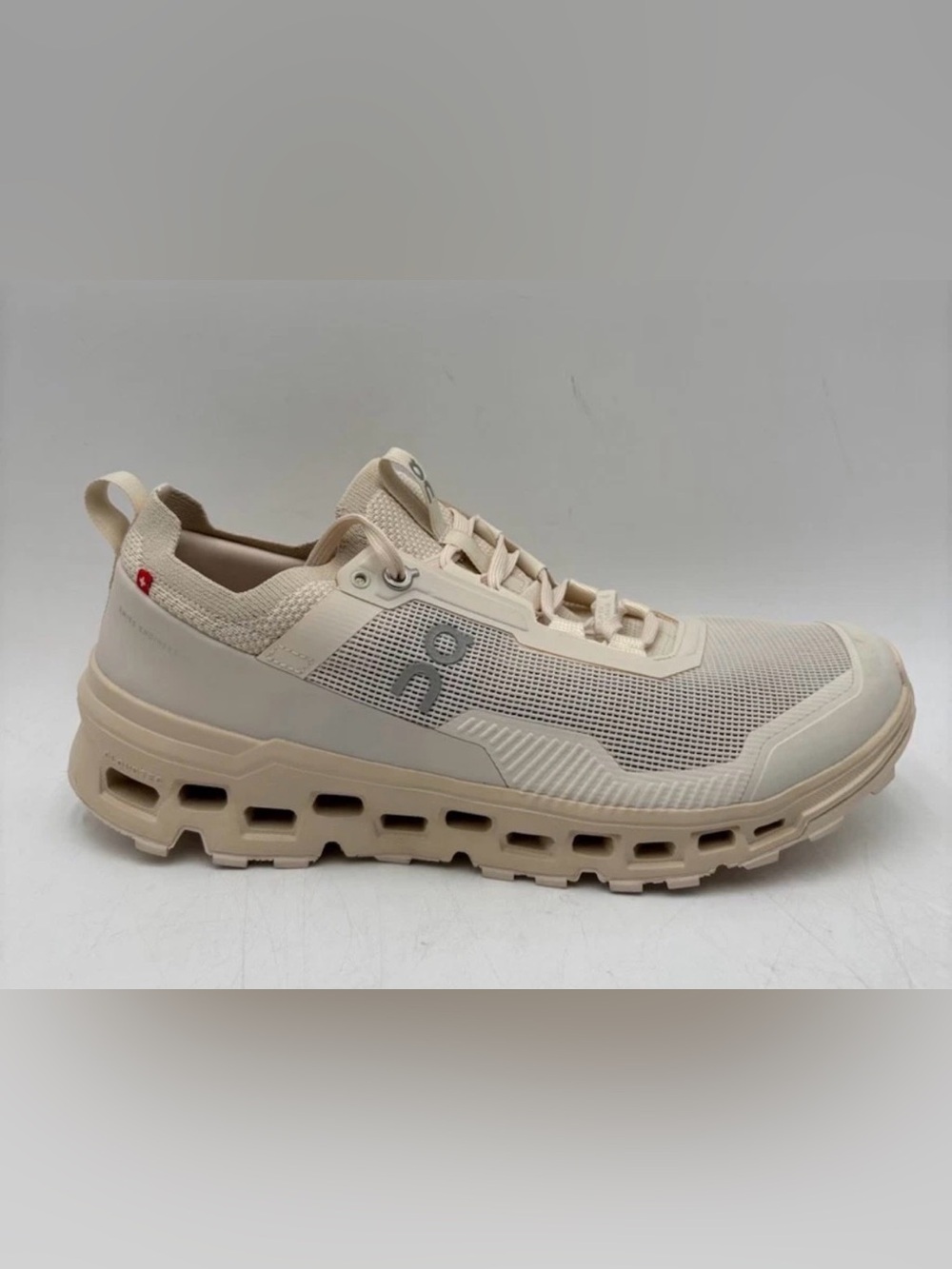 ON CLOUDULTRA 2 DEW MOON Running Shoe 8.5 cream white good preowned condition